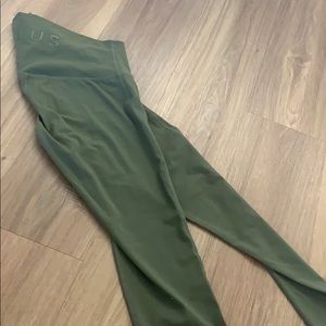 Darihana Nova Ilus label Essential leggings sage S